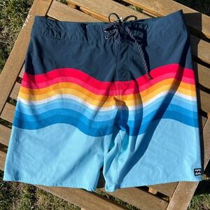 Billabong Mens T Street AirLite Board Shorts 31 Rainbow Wave Print Swim Trunks